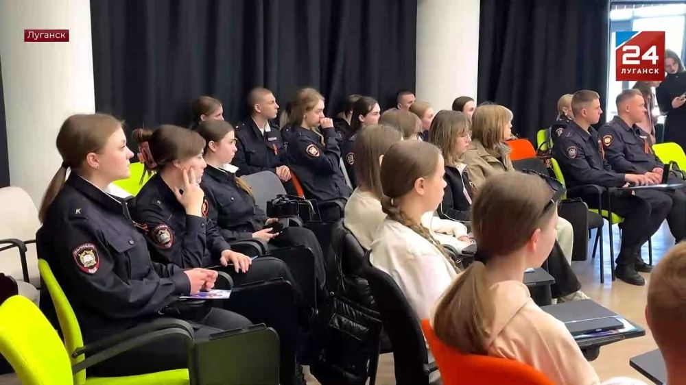 Второй этап обучения Волонтеров Победы к предстоящему 9 Мая прошел в столичном Доме Молодежи