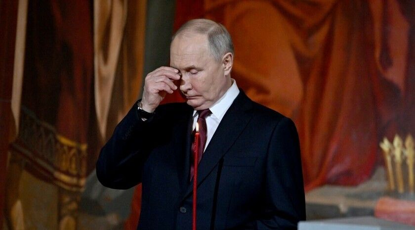 Путин рассказал, когда впервые встал на колени помолиться