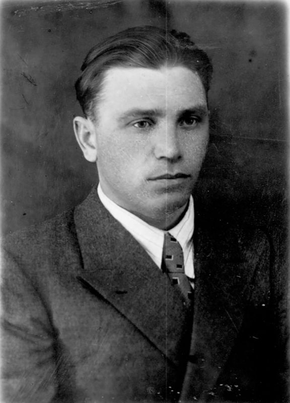 Караваев Павел Васильевич. За проявленный героизм Караваев П.В