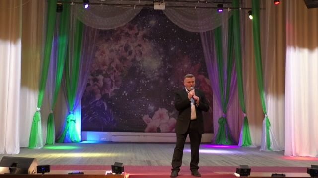 ПЕРВОМАЙ В СВЕРДЛОВСКЕ. Творческие коллективы ДК им. Я.М.Свердлова выступили на праздничном концерте, посвящённом Первомаю!