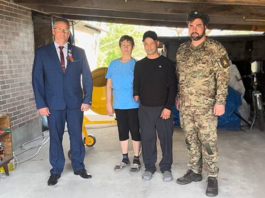 Партия «ЕДИНАЯ РОССИЯ» провела выездной приём для участника СВО в Станице Луганской