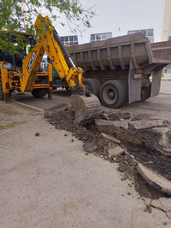 Сергей Козенко: Сегодня сотрудники МУП «Дорожно-эксплуатационное управление» начали работы на очередном участке дорог в Краснодоне по улице Дзержинского