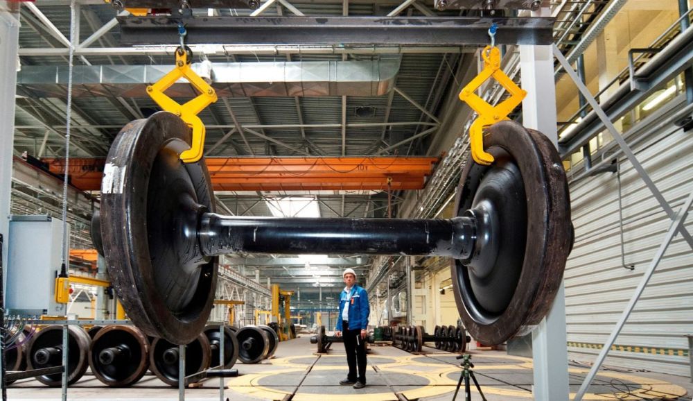 Виктор Водолацкий: На базе Стахановкого колледжа технологий машиностроения создадут первый в ЛНР образовательно-производственный кластер по подготовке специалистов машиностроительной отрасли