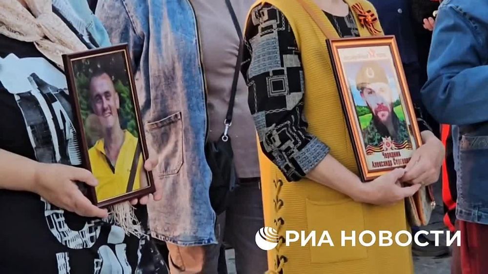 Частицу Вечного огня с Могилы Неизвестного Солдата в Москве доставили на мемориальное кладбище «Незаживающая рана Донбасса» в Луганской Народной Республике