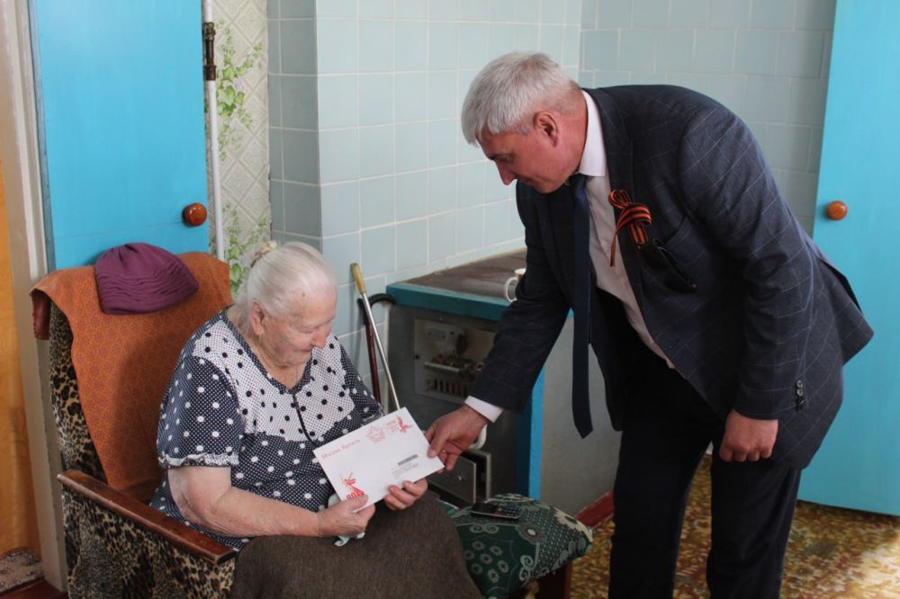 Виталий Коваленко: В преддверии 80-летия Дня Победы в Великой Отечественной войне выполнил почетную миссию – адресно поздравил ветеранов Беловодского МО с наступающим 9 мая "Днем Победы", передав именные письма от нашего...