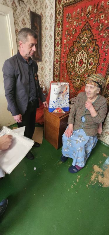 ПОЗДРАВЛЕНИЕ ВЕТЕРАНА ПОЧТОВОЙ СЛУЖБЫ, ФРОНТОВИКА С 80-й ГОДОВЩИНОЙ ПОБЕДЫ