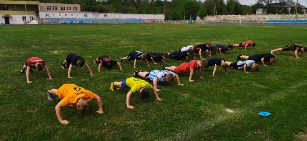 Владимир Чернев: РЕКОРД ПОБЕДЫ 2025. В честь 80-летия Великой Победы 06.05.2025 на базе МБУ "ФСК "Колос" состоялась ежегодная спортивно-патриотическая акция «Рекорд Победы»