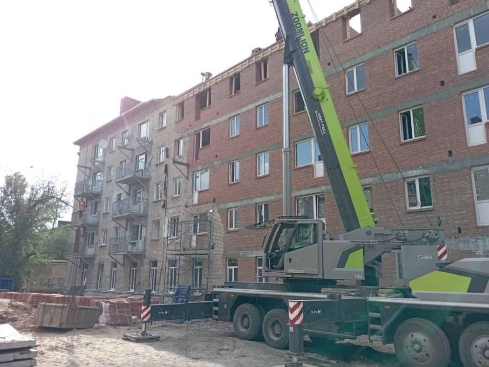 Ремонт многоквартирного жилого дома в квартале Ватутина, пострадавшего от обстрела ВСУ, завершится до конца года