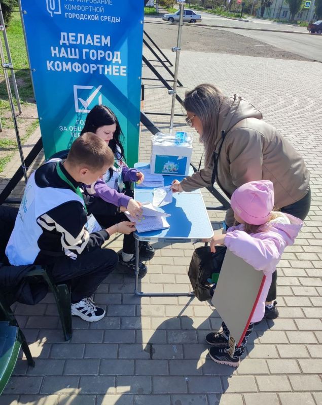 В Кировске в рамках национального проекта «Инфраструктура для жизни», созданного по решению Президента Российской Федерации Владимира Владимировича Путина, продолжается Всероссийское голосование за выбор объектов...