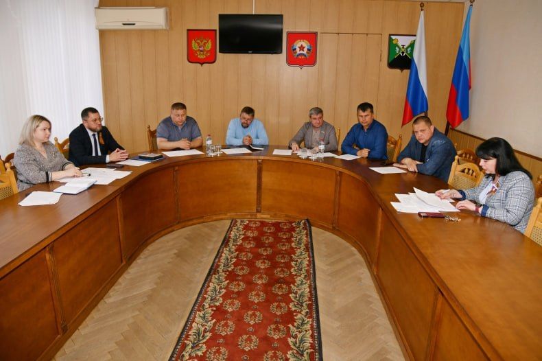 Состоялось заседание постоянной комиссии по бюджетной, финансовой, налоговой и имущественной политике Совета депутатов