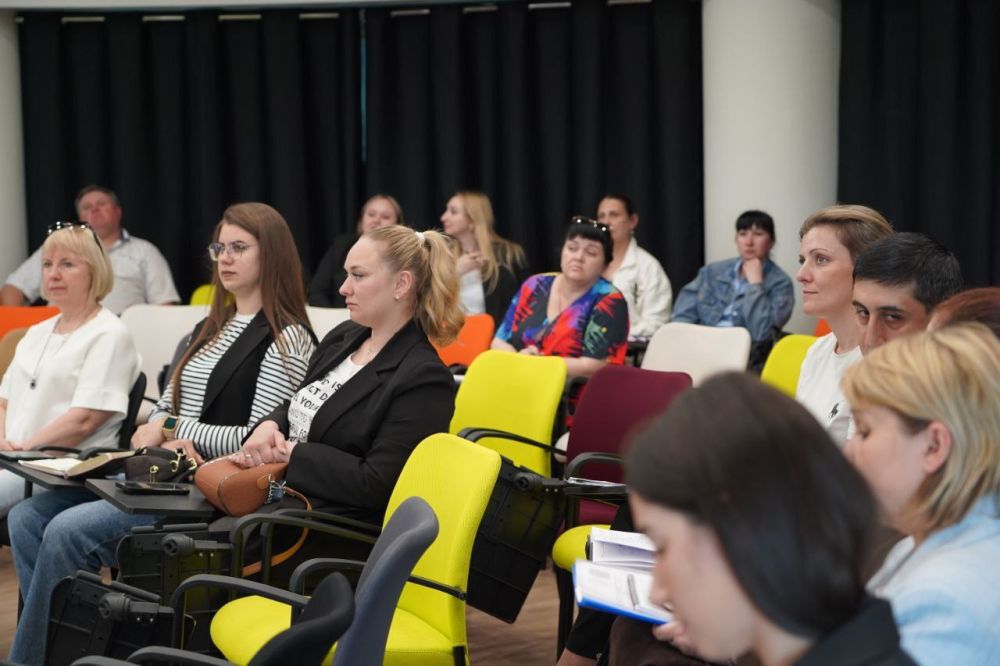 В Луганске прошел семинар по противодействию коррупции для работников бюджетной сферы и госслужащих