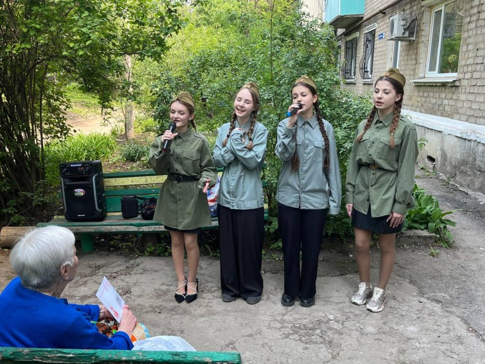 Андрей Рубанцов: Ровеньковские школьники посетили ветеранов Великой Отечественной войны