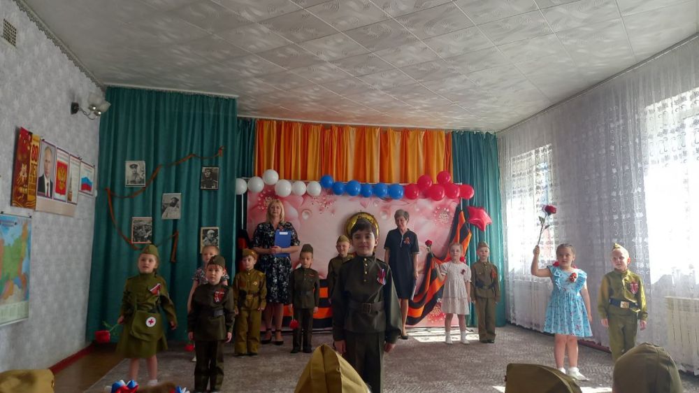 Сегодня в детском саду «Уголек» состоялся праздничный концерт «Поклонимся великим тем годам»