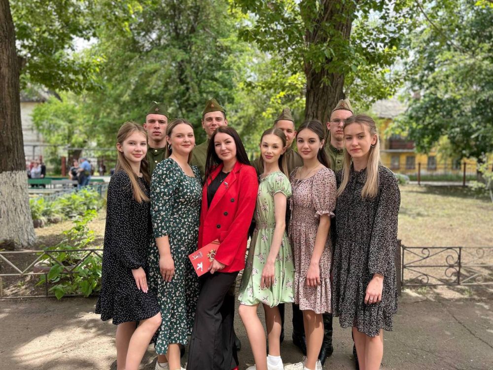 В преддверии празднования знаменательной даты – Дня Победы в Великой Отечественной войне, а также в рамках Года защитника Отечества 6 мая посетила ГБОУ ЛНР «Краснолучскую школу №11