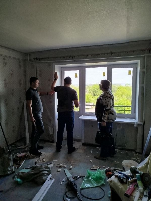 Вячеслав Третьяков: Мой первый заместитель, Владимир Запорожец, вместе с начальником ЖКХ, Ириной Китайгорой, и главным специалистом отдела капитального строительства и ремонта ГКУ АО "УКС АО", Алексеем Алёшиным, провели...