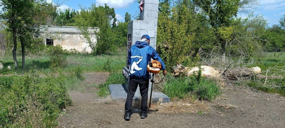 Активисты ВПП «ЕДИНАЯ РОССИЯ» продолжают ремонт и благоустройство памятных знаков, погибших воинов в годы Великой Отечественной Войны