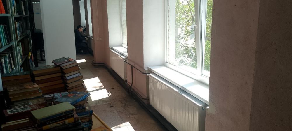 Сергей Козенко: В рамках специального инфраструктурного проекта подрядной организацией шефа-региона Тюменской области проводится капитальный ремонт внутренней системы отопления, полов помещения МБУ «Центральная городская...