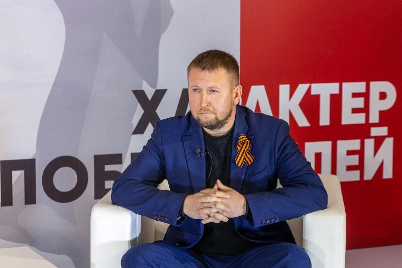 Денис Мирошниченко поприветствовал участников форума «Луганский характер – характер победителей» в Краснодоне