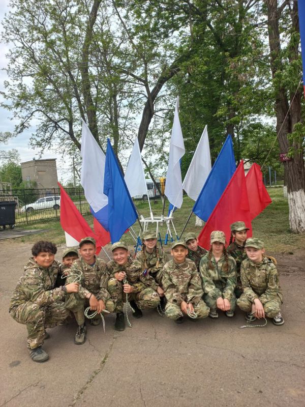 Наши ребята прямо сейчас участвуют в масштабном военно-патриотическом мероприятии — «Зарница 2.0» региональный этап!