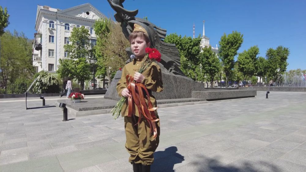 Анна Сорока: В преддверии 80-летия Великой Победы Аппарат Уполномоченного по правам человека в Луганской Народной Республике принял участие во флэшмобе #СлогПобеды