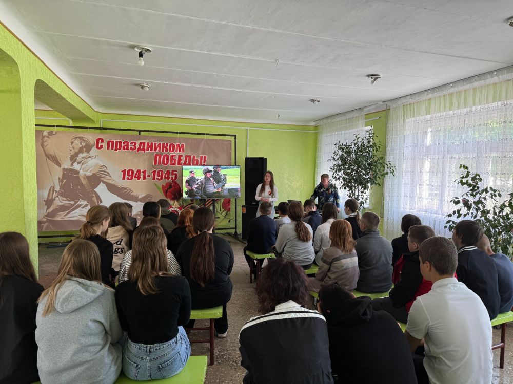 В Доме культуры им. Ленина пгт Новодарьевка состоялся кинопоказ документальной ленты «Ленинградский. Победный», приуроченный к празднованию 80-летия Победы