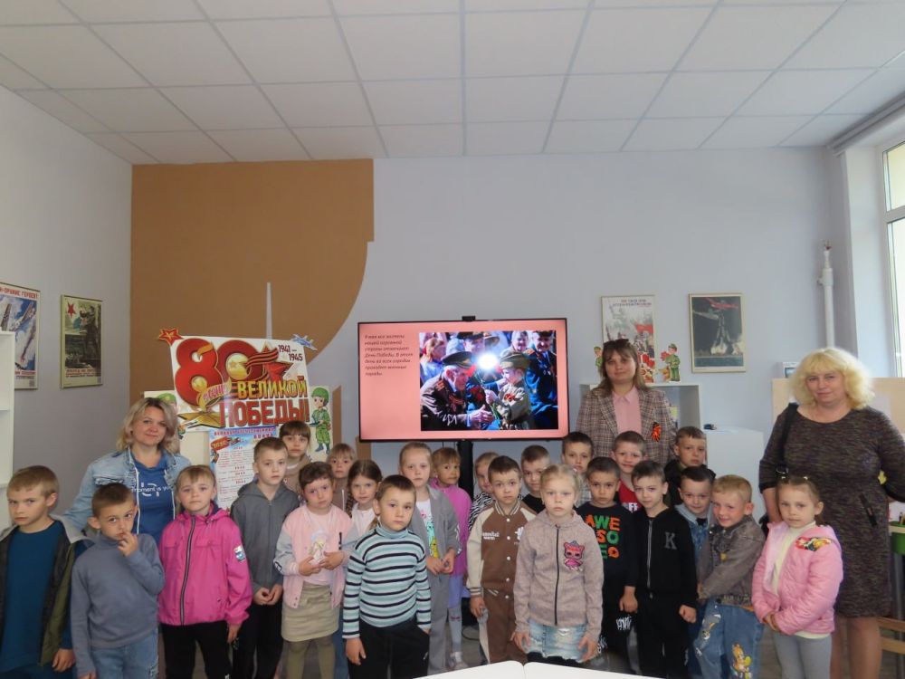 Сегодня Детский центр Музея Победы посетили воспитанники ГБДОУ ЛНР "Марковский ясли-сад "Теремок"