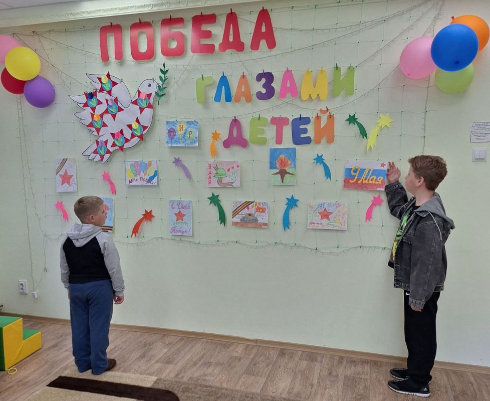 В рамках подготовки к празднованию Дня Победы наши дети присоединились к творческой акции "Рисуем победу"