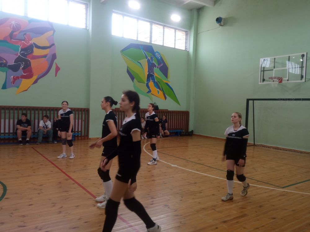 В пгт Марковка прошёл зональный этап соревнований по волейболу, в рамках Спартакиады Луганской Народной Республики, среди школьных спортивных клубов, посвященный 80-й годовщине Победы в Великой Отечественной войне 1941-1945...