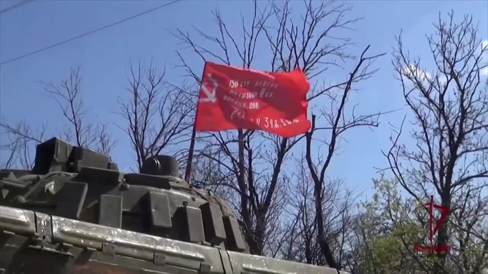 В ЛНР военнослужащие Росгвардии и сотрудники ФСБ России присоединились к акции #80шаговВеликойПобеды