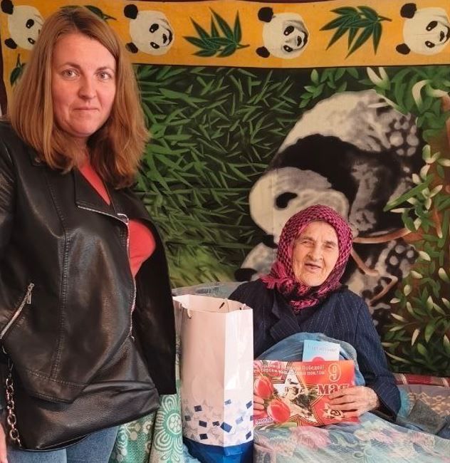 ВСТРЕЧА ПОКОЛЕНИЙ В ГОСТЯХ У ВЕТЕРАНА ПОЧТОВОЙ СЛУЖБЫ