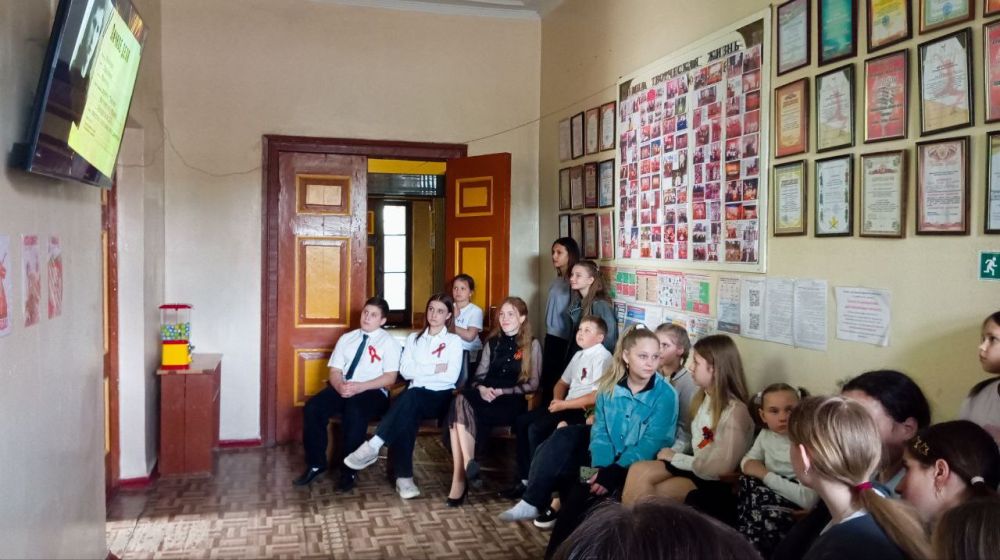 В преддверии празднования 80-летия Победы в Великой Отечественной войне, в рамках V Международного фестиваля Правильного кино, организатором которого выступил Музей Победы, в Доме культуры им. Горького прошел показ фильма ...