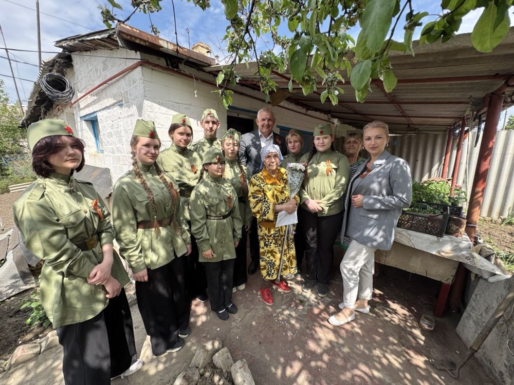 Владимир Шавлай: Накануне великого праздника «Дня Победы» поздравил замечательных женщин, ветеранов Великой Отечественной войны - Александру Сергеевну Шмидову и Валентину Павловну Коломойцеву