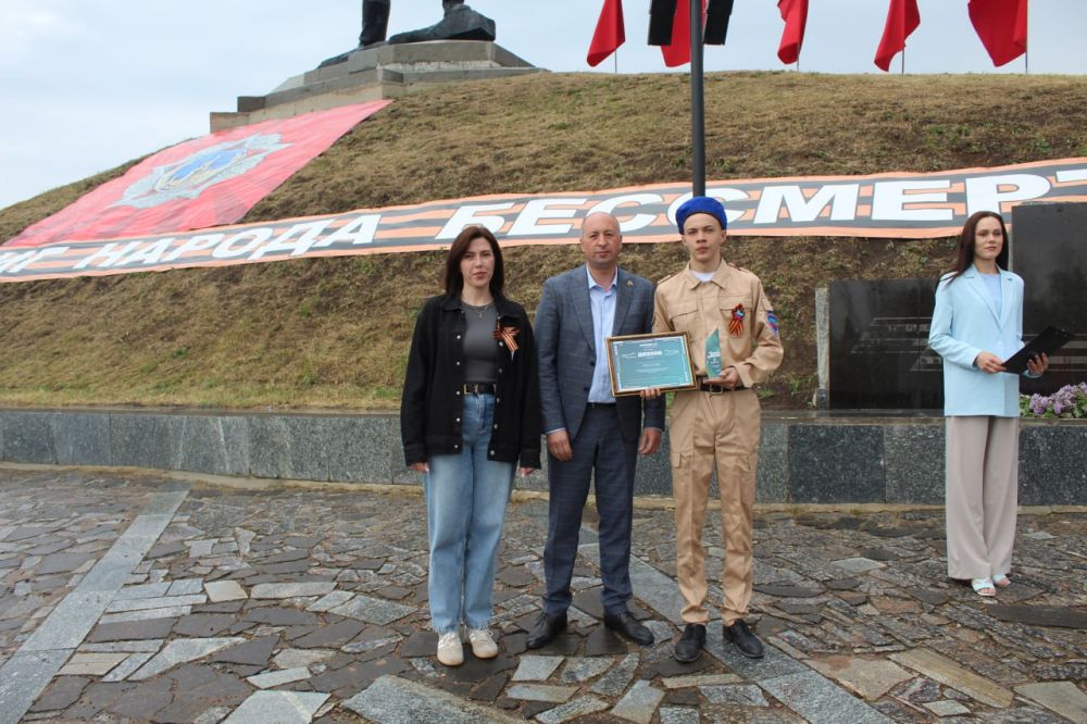 Сергей Крамаренко: В преддверии 80-летия Великой Победы у подножья легендарного памятника Политработникам Советской Армии в годы Великой Отечественной войны состоялась церемония награждения победителей Всероссийской...