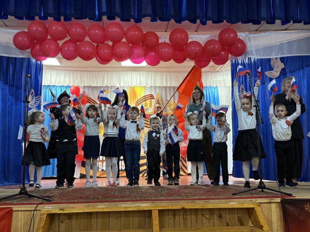 7 мая воспитанники детского сада "Золушка", совместно с сотрудниками клуба пгт