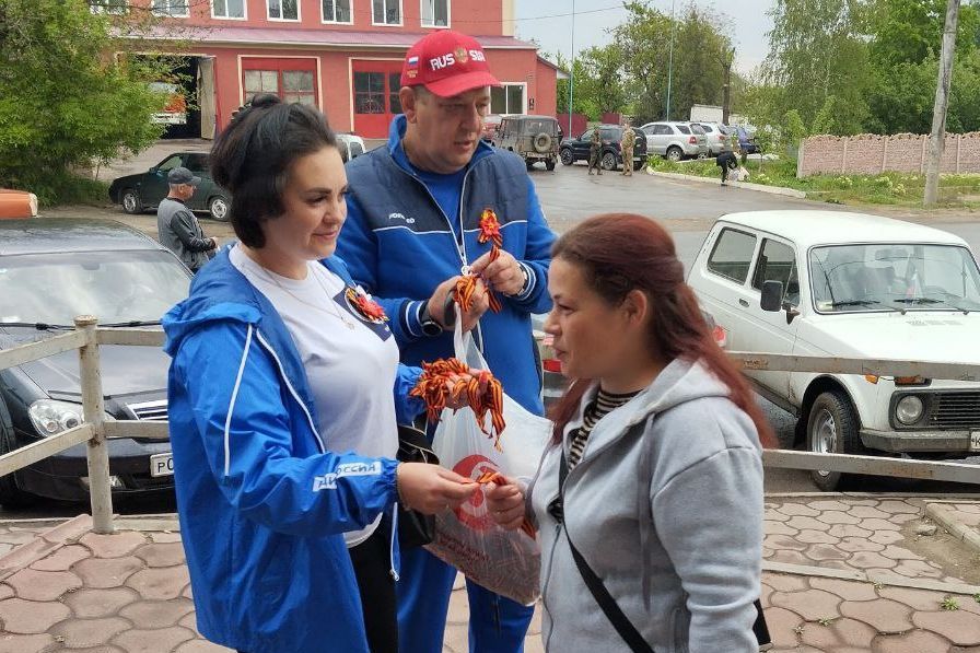 Георгиевские ленточки - символ памяти и единства