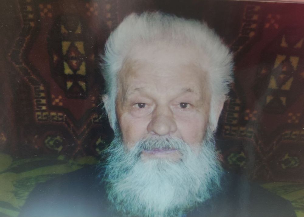 ТИХОНОВ МИХАИЛ АНТИПОВИЧ Родился в 1925 году в селе Сиротино Троицкого района, в семье колхозников