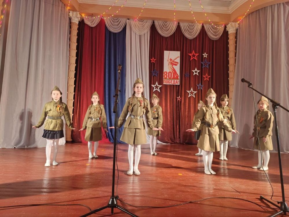 Андрей Рубанцов: В преддверие праздника Великой Победы, в ДК им. Шевченко мкр. Алмазный состоялся торжественный концерт, посвящённый 80-летию Великой Победы «Не смолкнет слава тех великих лет!»