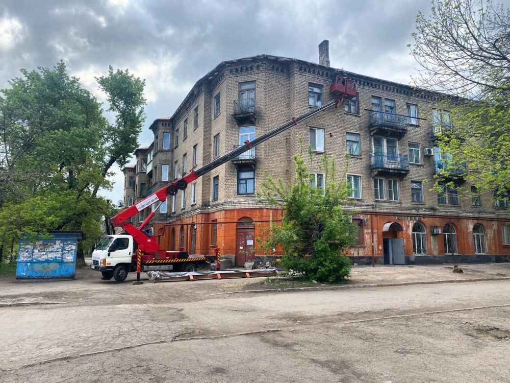 Ульяновские строители продолжают капремонт многоквартирных домов в Белореченске Лутугинского муниципального округа