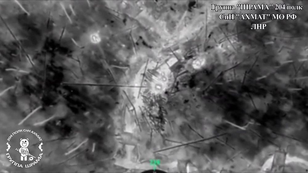 В ходе аэроразведки группы «ШРАМА» СпН "АХМАТ" МО РФ обнаружен блиндаж, используемый группой операторов БПЛА ВСУ