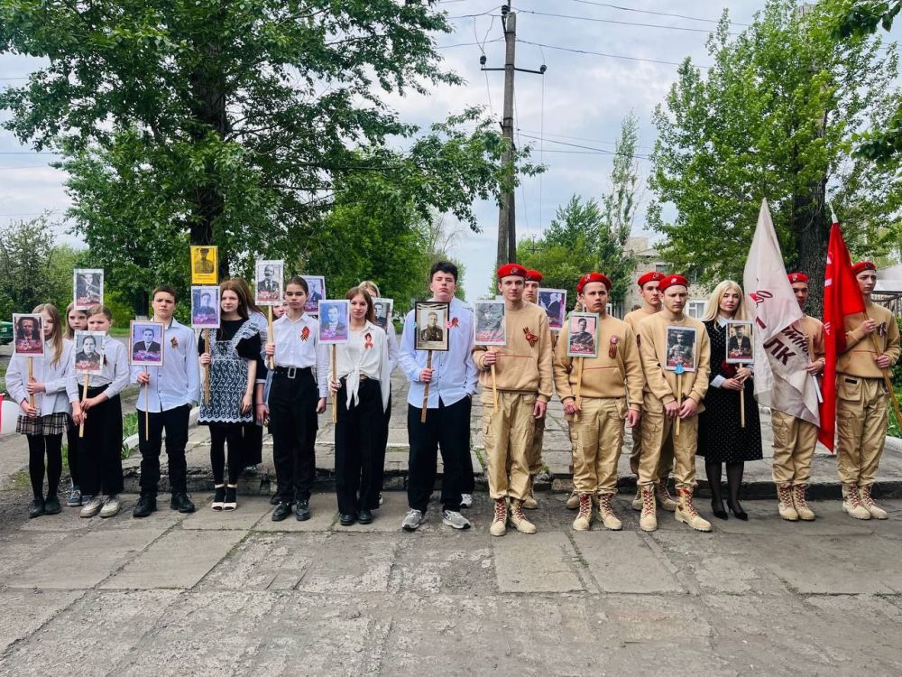 Сегодня в Кленовской школе им. Гвардии капитана Д.М. Мирошникова прошел митинг и праздничный концерт «9 День мая»