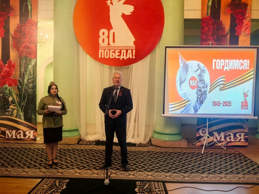 Сергей Козенко: Сегодня в Краснодоне прошло трогательное мероприятие — «Фронтовой огонёк», собравшее героев – наших земляков, живущих среди нас