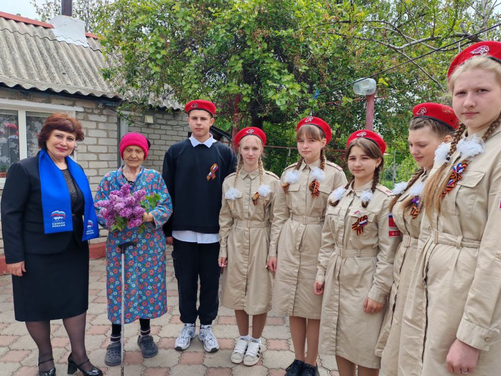 День Победы особенный праздник для наших ветеранов муниципальный координатор партийного проекта "Женское движение Единая Россия Светлана Васильевна Бородаенко вместе с учащимися школы им. В.Д. Луганского посетила...