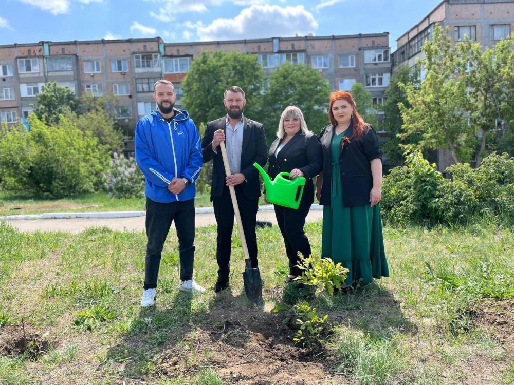 Школьники Краснолучского городского округа присоединились к акции «Сад памяти»