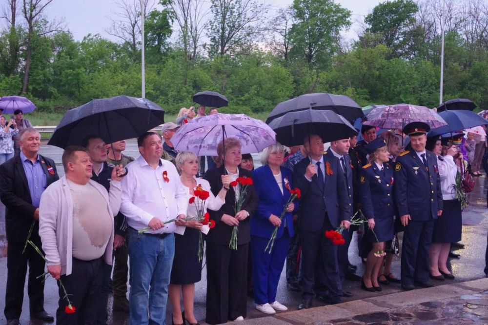 «Всем миром, всем народом, всей землёй Поклонимся за тот великий бой»