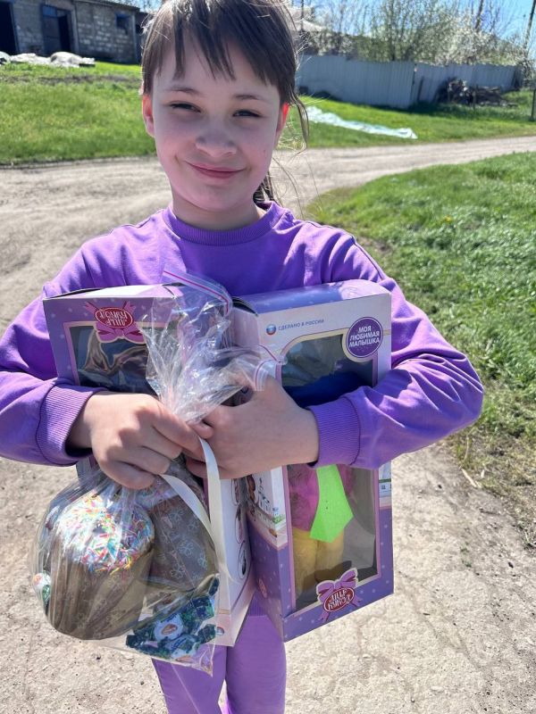 Каким детям мы с Вами помогаем?! Вот Анечка,у неё нет никого кроме бабушки и Вас,благодаря Вам она теперь отлично слышит и радуется жизни.Да впереди долгое лечение,но у