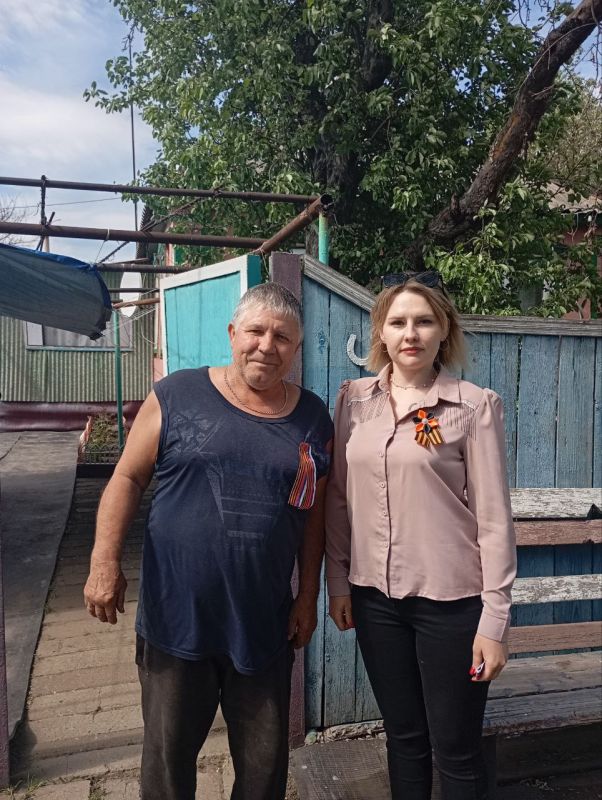 Акция #Георгиевскаялента. В преддверии 80 -й годовщины со Дня Победы в Великой Отечественной войне в Ульяновском сельском клубе - филиал МБУ "Центр культуры и досуга г. Ровеньки" прошла патриотическая акция "Георгиевская...