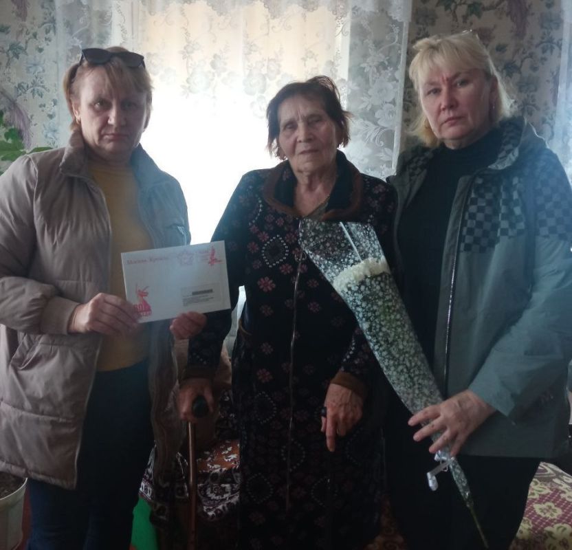 Начальник отдела по жизнеобеспечению пгт Краснодон, пгт Семейкино, пгт Энгельсово вместе с сотрудниками провел торжественную миссию – на подведомственной территории они вручили именные письма Победы, а также выразили...