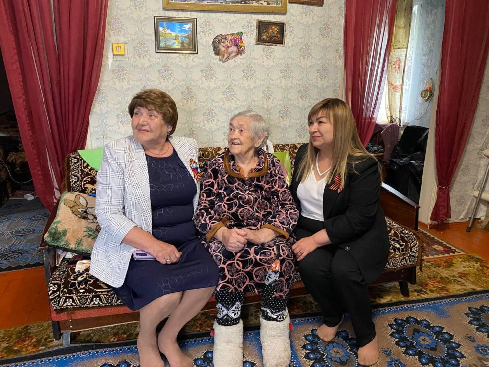 В преддверии празднования 80-летия Великой Победы продолжается важная и трогательная миссия — вручение поздравительных писем от Президента Российской Федерации Владимира Путина