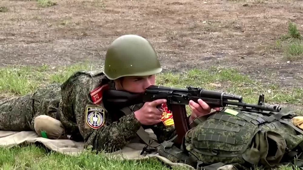 Военный комиссариат Славяносербского района Луганской Народной Республики проводит набор молодых людей в качестве кандидатов на поступления в Донецкое высшее общевойсковое командное училище в 2025 году, имеющих среднее...