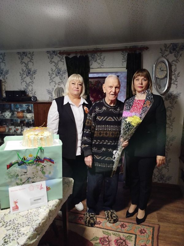 Сегодня первый заместитель Главы Администрации Краснодонского муниципального округа Анна Гончарова совместно с заместителем Главы Администрации Максимом Толкачевым и Председателем территориальной избирательной комиссии...